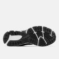 Мужские кроссовки New Balance 2002R - M2002RBK