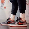 Мужские кроссовки Nike Air Jordan 1 Low - 553558-060