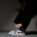 Женские кроссовки Nike Air Jordan 1 Low - DC0774-164