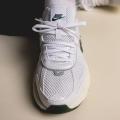 Женские кроссовки Nike V2K Run - FD0736-101