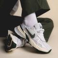 Женские кроссовки Nike V2K Run - FD0736-101